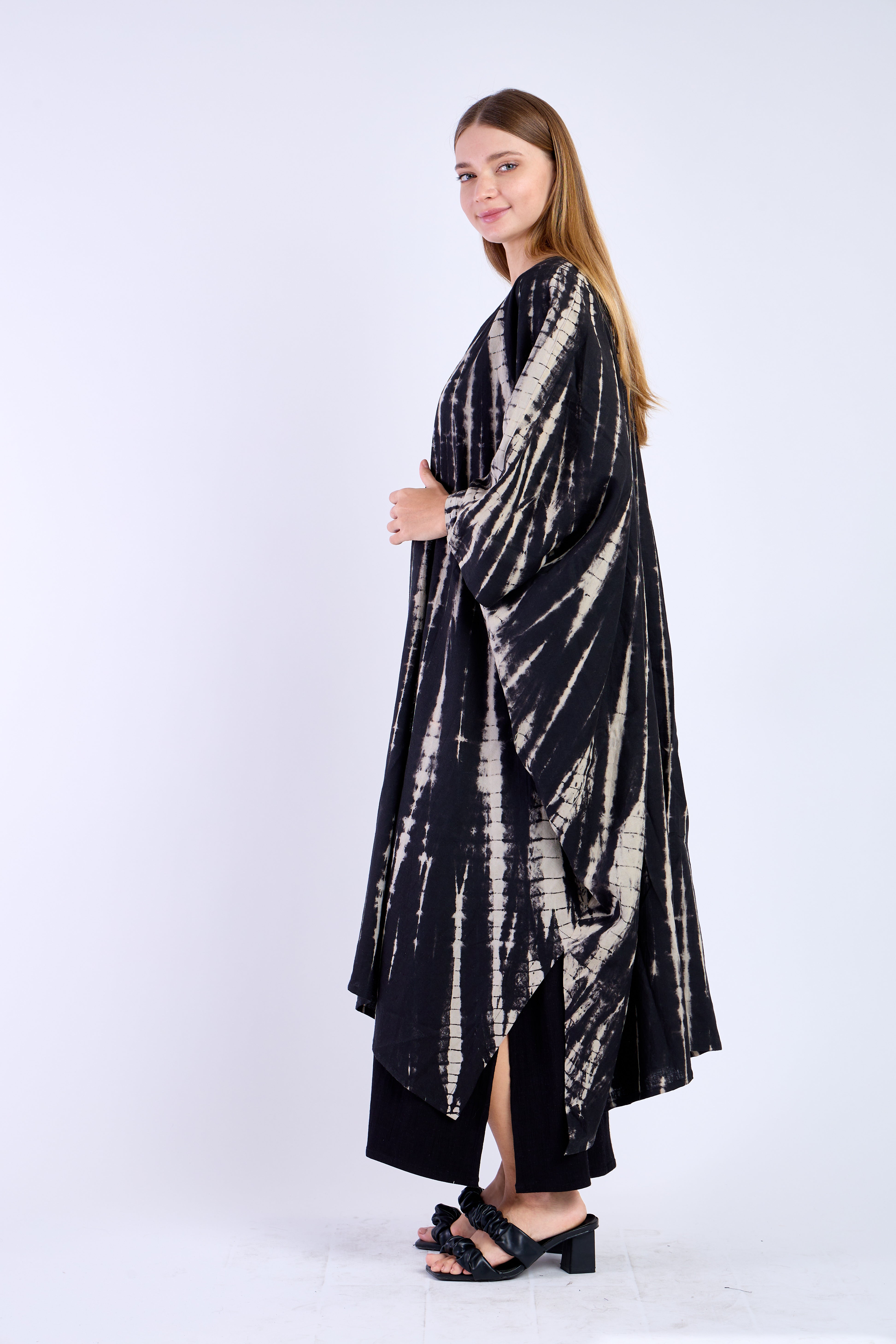 Effortless Elegance: Pure Linen Kimono