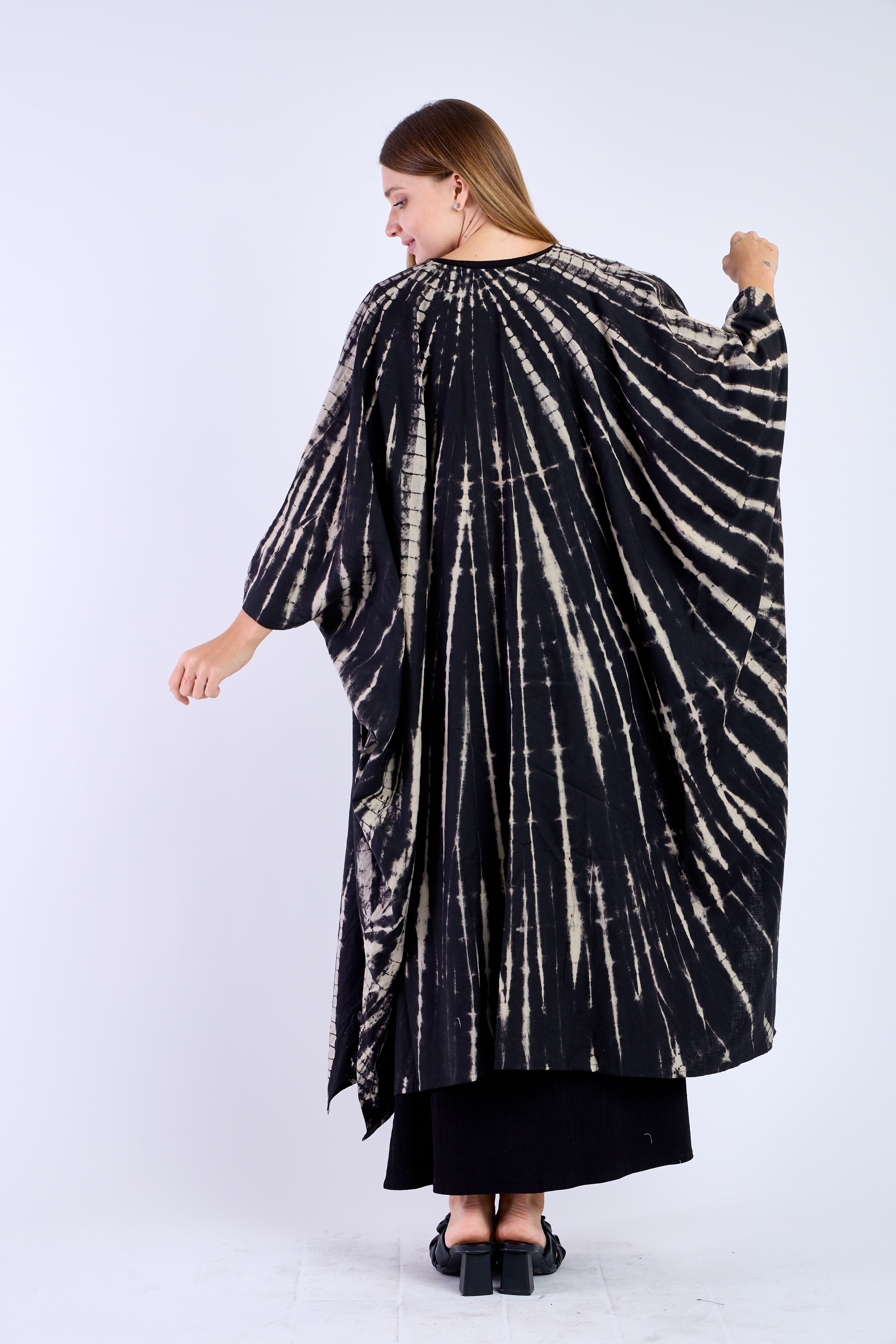 Effortless Elegance: Pure Linen Kimono