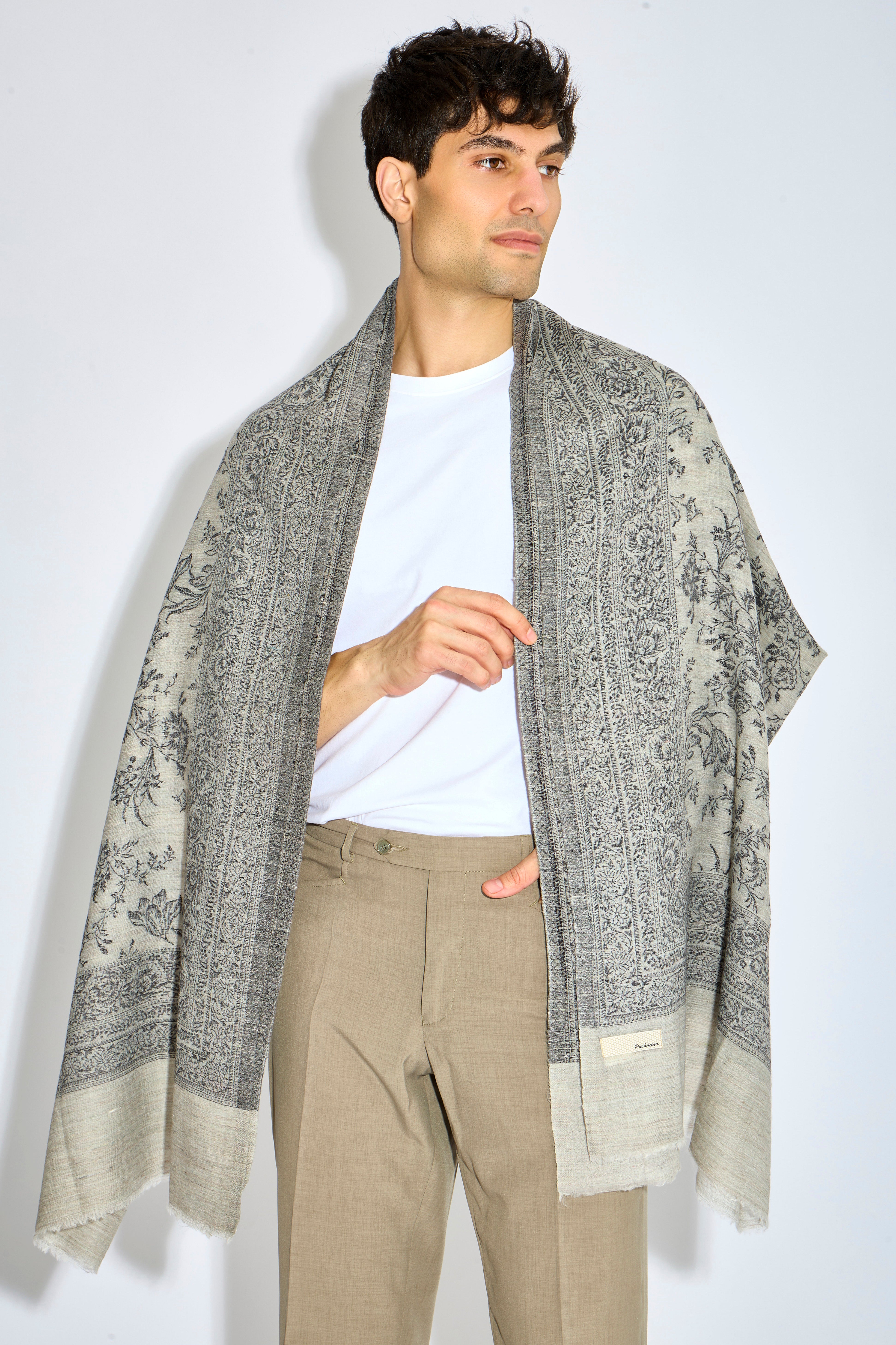 Caelion - Fine Wool Pashmina Shawl - The Gaia World