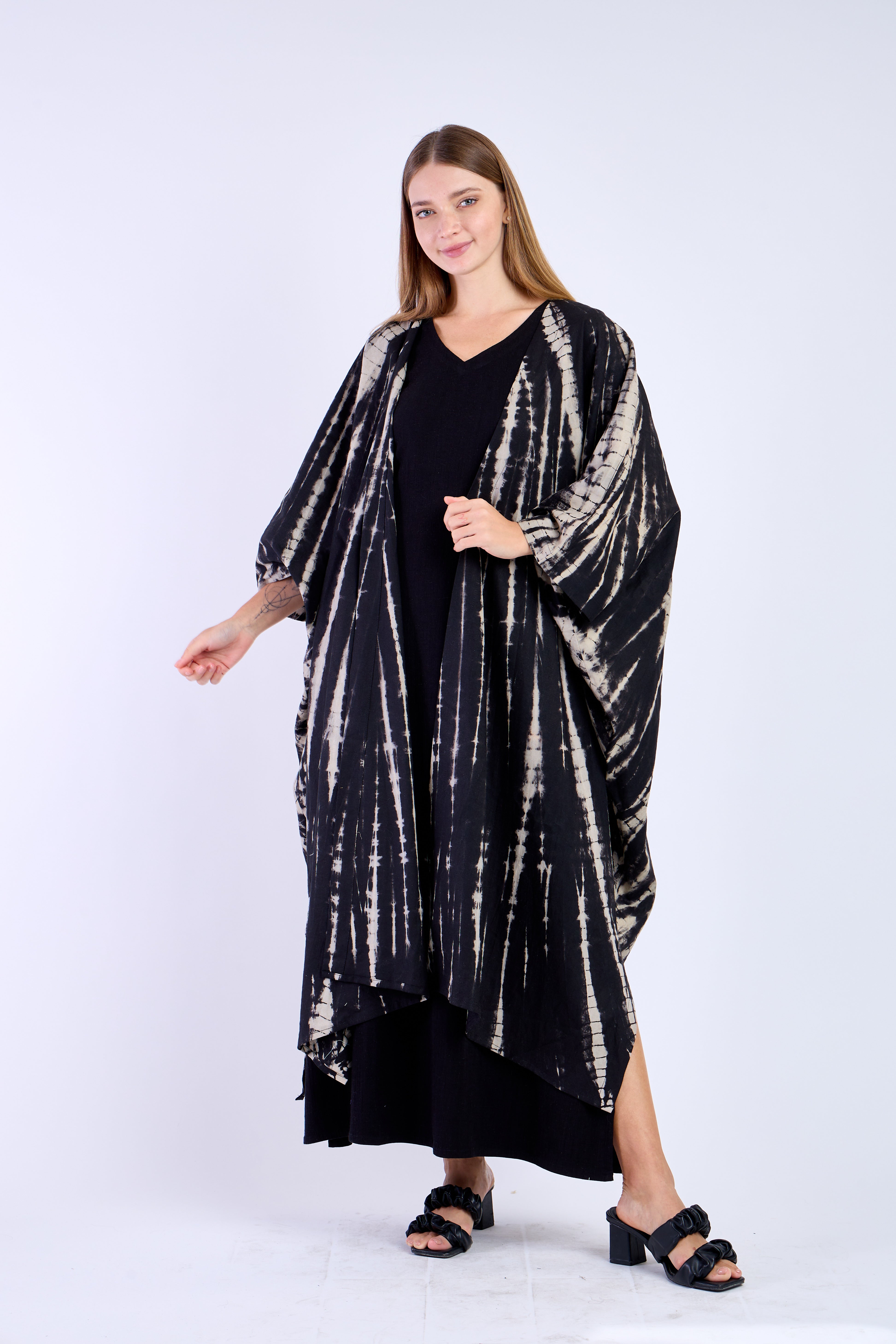 Black Flowy Structure Kimono