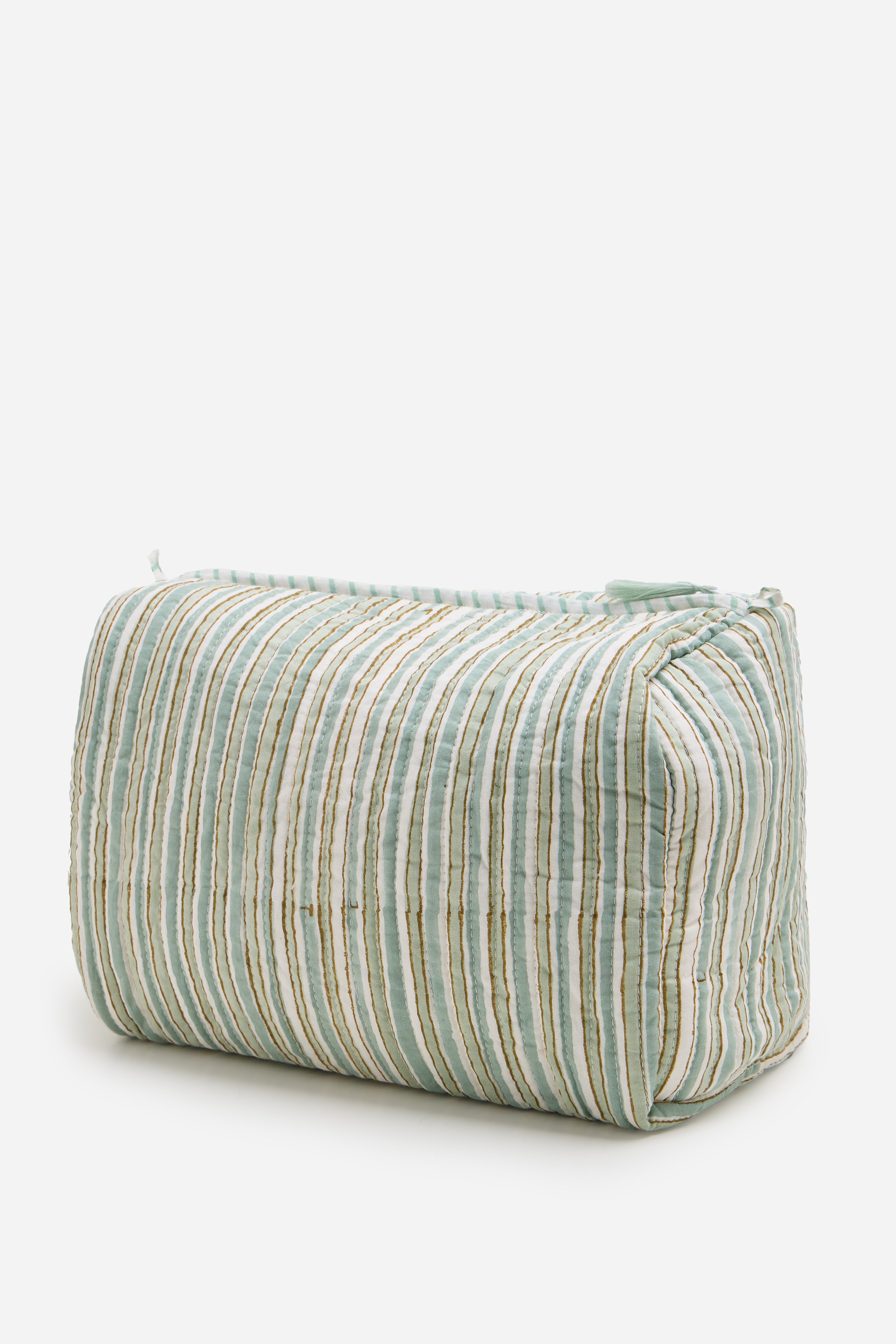 Aurel Pouch