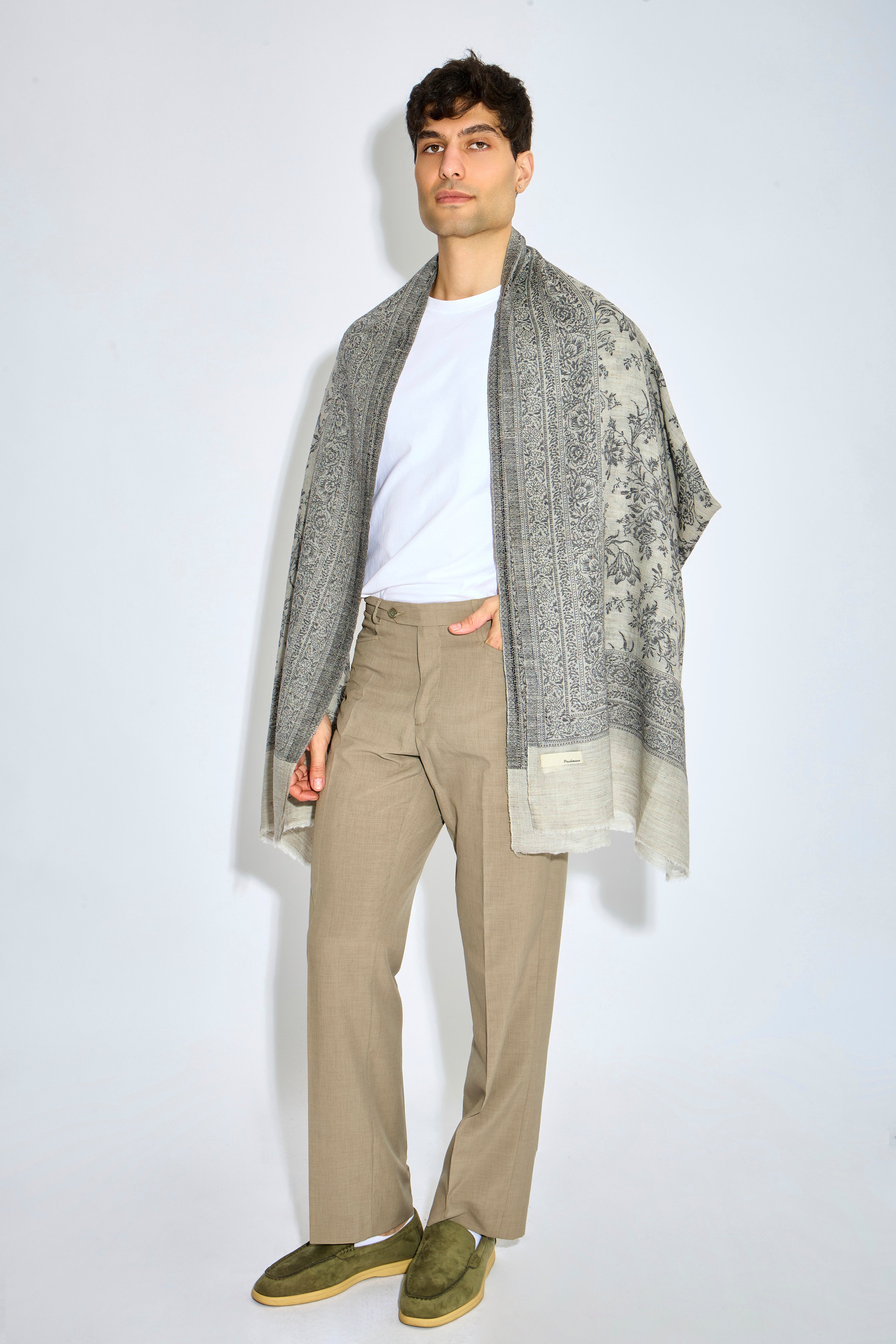 Caelion - Fine Wool Pashmina Shawl - The Gaia World