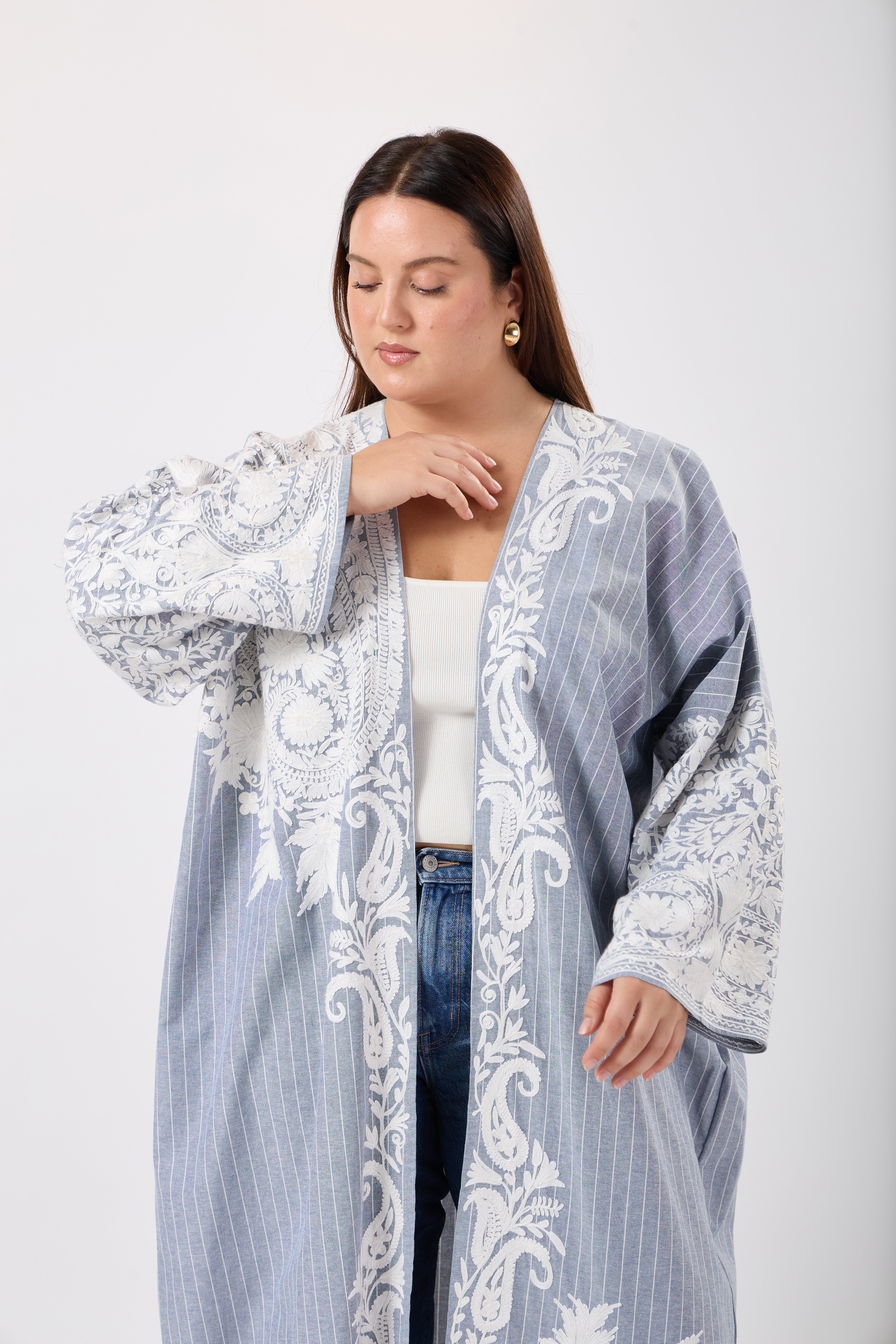 Noorani: Luxe Pure Linen Kimono with Kashmiri Embroidery